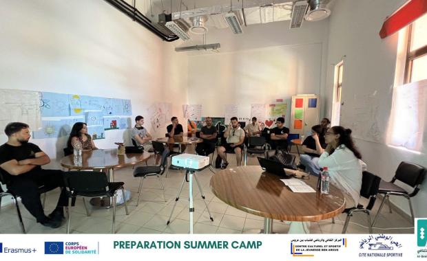 Préparatifs du lancement du camp d'été